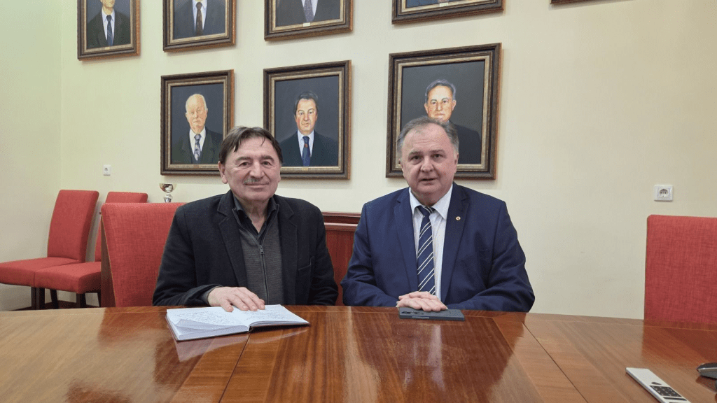 • Excelență și inovație: prof. univ. dr. ing. Vasile Țopa, rectorul UTCN, în dialog cu prof. univ. dr. emerit Petru Dunca&nbsp;(VIDEO)