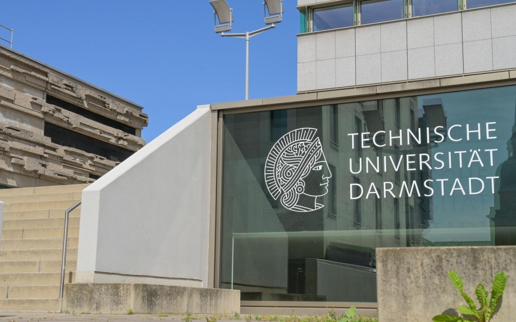 • Filosofia și științele umaniste în universitățile tehnice germane – Experiența&nbsp;Erasmus